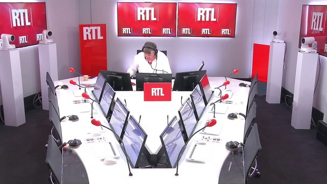 Les actualités de 22h : des tracts anti-Blanquer dans des carnets de correspondance