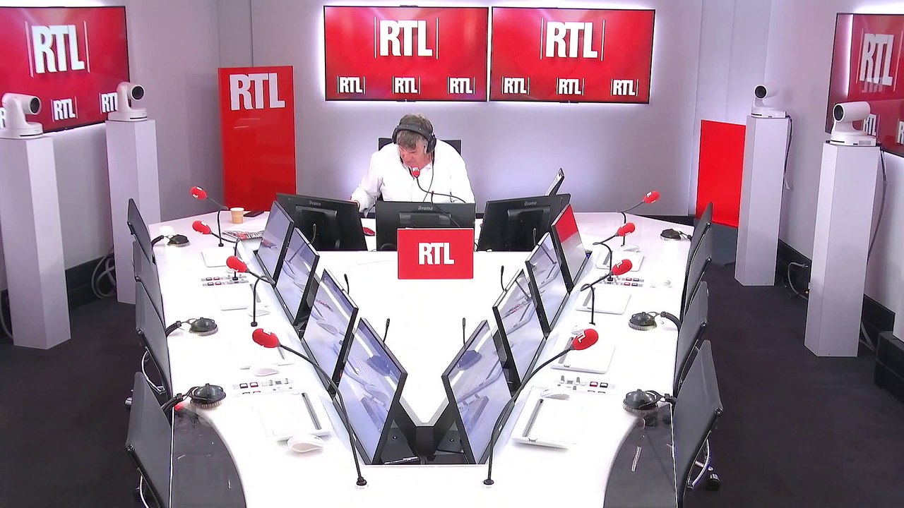 Les actualités de 22h : des tracts anti-Blanquer dans des carnets de correspondance