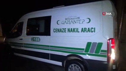 Hayvanlarını otlatan çobana yıldırım isabet etti