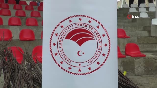 Erzurum'da 40 Bin Ceviz Fidanı ile Yem Bitkisi Tohumu Dağıtıldı