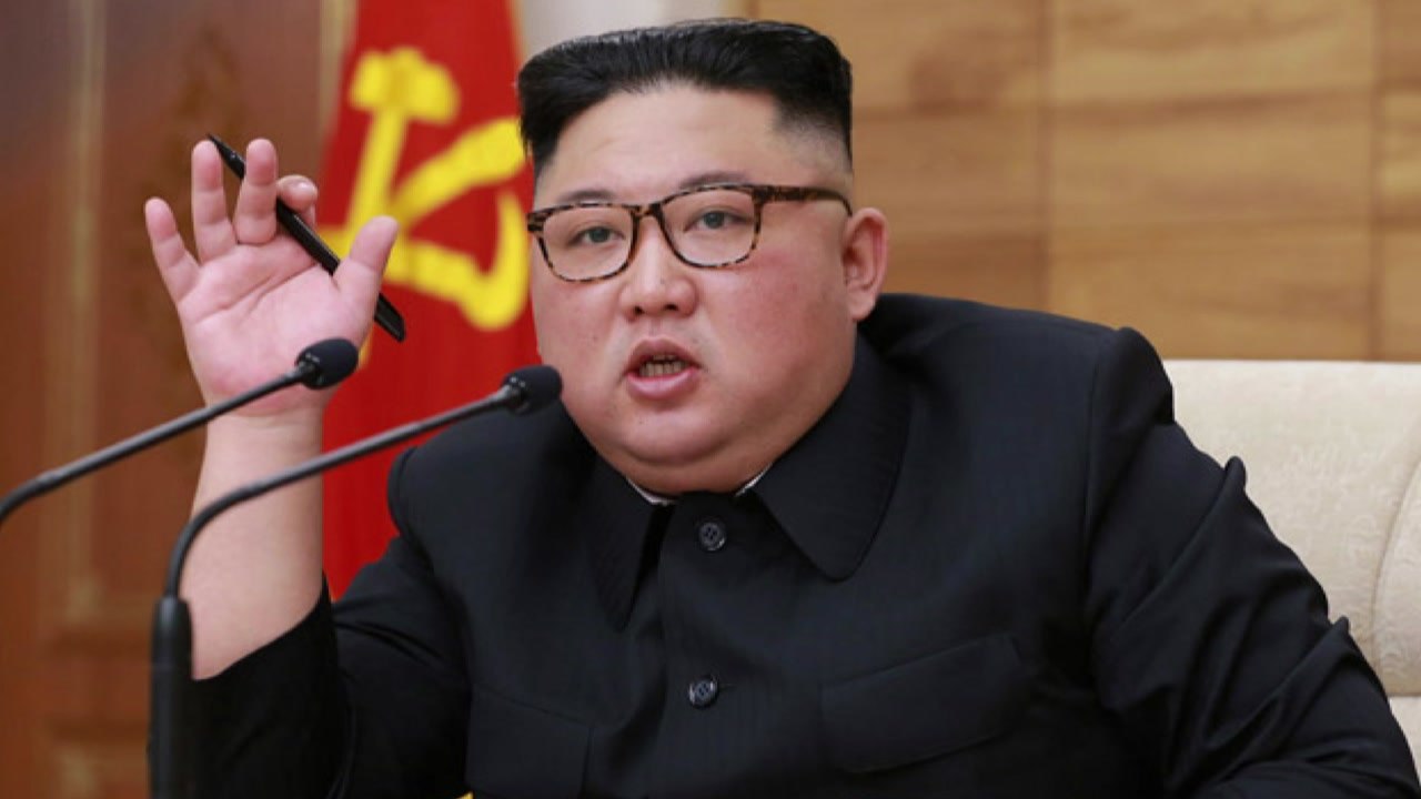 김정은, 당 정치국 확대회의 주재...자력갱생 강조 / YTN