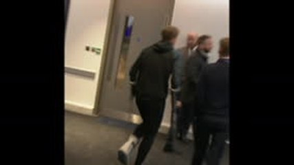 Kane leaves stadium on cruches
