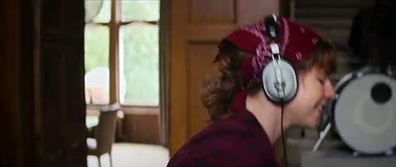 Wild Rose - Clip - Vacuuming