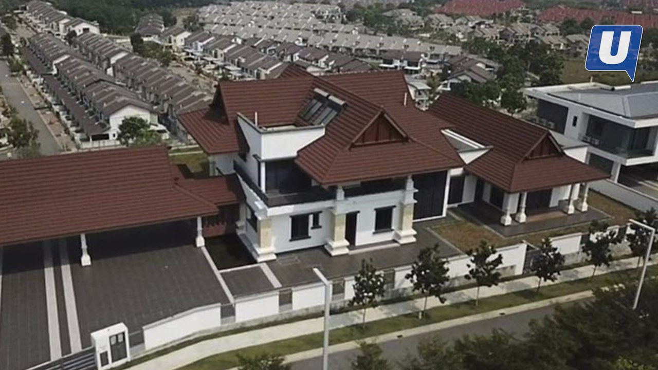 Bukan rumah saya, rekabentuk rumah Minangkabau...