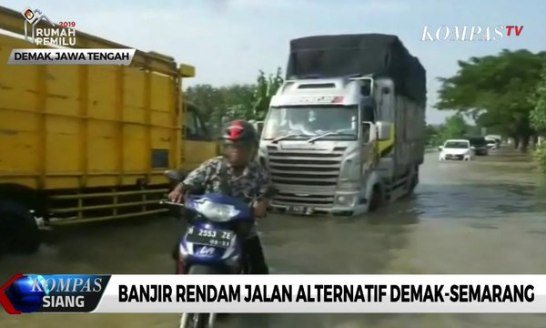 Banjir Rendam Jalan Alternatif Demak-Semarang