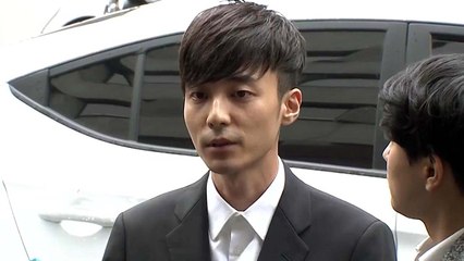 '음란물 유포' 로이킴, 경찰에 출석 / YTN