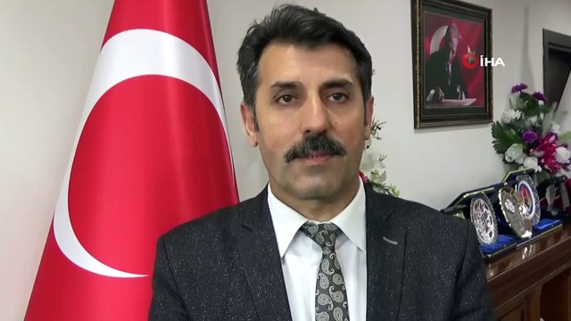 Kar kalınlığı 6 metreyi geçti... Nisan ayında Muş'un köylerinde karla mücadele çalışması