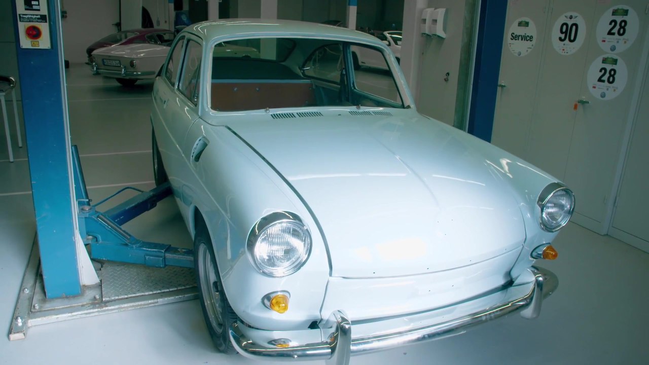 Volkswagen Oldtimer - Auszubildende restaurieren Typ 3 VW 1600 TL