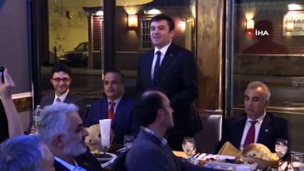 Скачать видео: - Dışişleri Bakan Yardımcısı Kıran, New York’ta Türklerle Bir Araya Geldi- Dışişleri Bakan Yardımcısı Yavuz Selim Kıran:- 'İstanbul’da Kurulacak Olan Birleşmiş Milletler Gençlik Merkezi Türkiye’nin Bir Gurur Projesi Ve Eseridir'