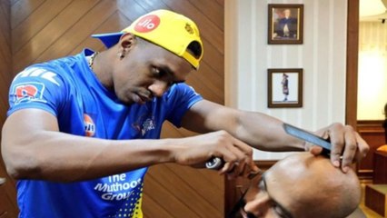 IPL 2019 : Dwayne Bravo becomes Monu Singh's hair Stylist, give him new Look |  वनइंड़िया हिंदी