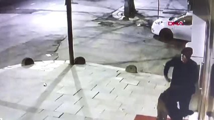 İstanbul- Arnavutköy'de Kasabın Kasasını Çalan Hırsızlar Kamerada
