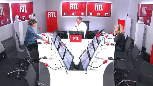 Red Bull organise un concours d'avions en papier dans une école d'ingénieur à Tarbes