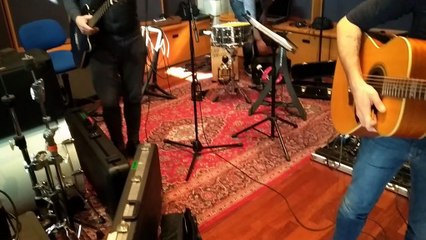 Enrico Ruggeri: le prove in studio per le date acustiche del tour 2019