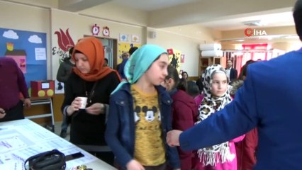 Çocuklar geleneksel Türk oyunları 'Mangala' turnuvasında bir araya geldi