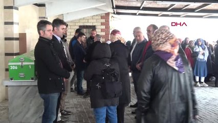 Yalova Alanya'da Salıncağın Altında Kalarak Hayatını Kaybeden Küçük Merve, Yalova'da Toprağa Verildi