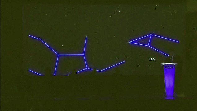 Astrônomos revelam primeira imagem de buraco negro