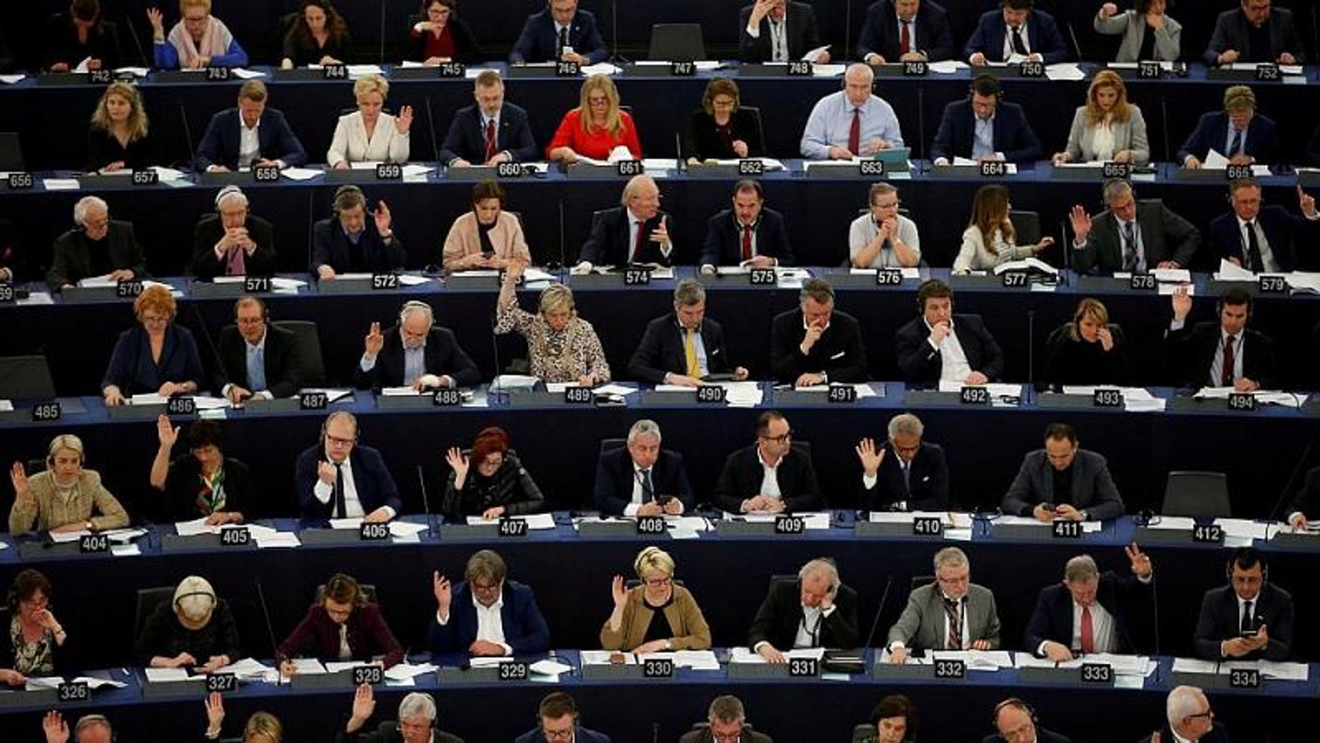 ⁣Прогноз выборов в Европарламент: потери центристов и рост фракции либералов