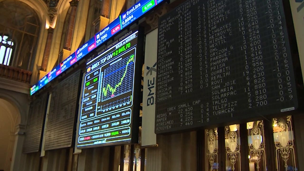 El ibex 35 cierra plano con una leve bajada del 0,01 % lastrado por la caida de los bancos tras la decision de BC  de mantener los tipos de interés.