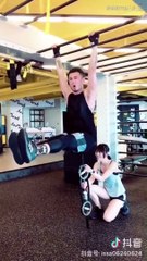 有这样高能的女朋友是什么体验？What is the experience of having such a high-energy girlfriend?