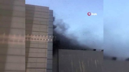 Tayland'da Avm'de Yangın: 2 Ölü, 16 Yaralı