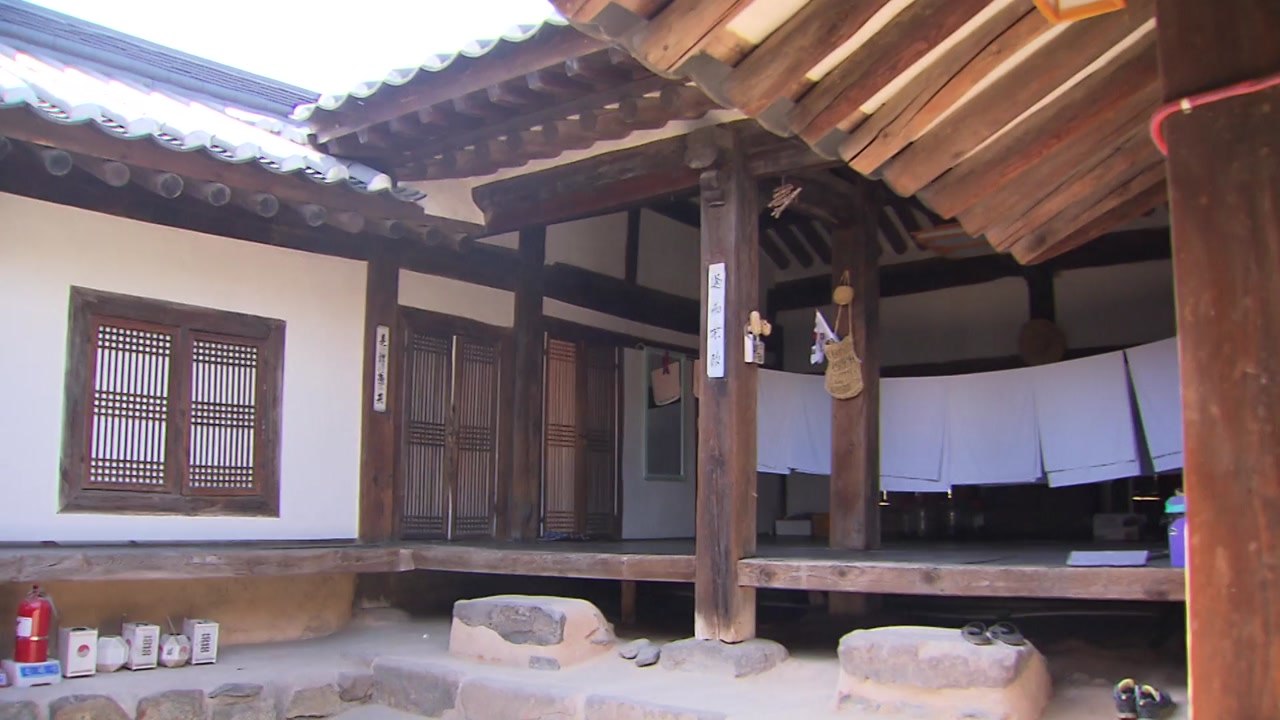 철길로 끊긴 독립운동 산실...안동 '임청각' 복원 / YTN