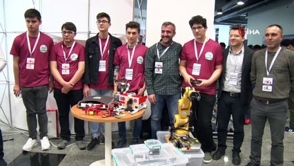 Bakan Selçuk: “Yeniliklere Açık Gençler Görmek Bizi Mutlu Ediyor”