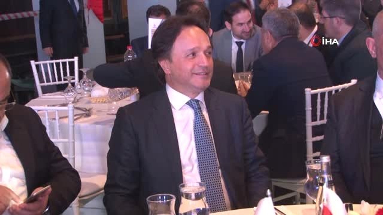 Piyanist Tuluyhan Uğurlu, Tarihi Alsancak Gar'ında Konser Verdi