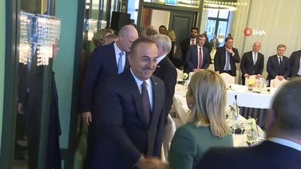 Bakan Çavuşoğlu, Hollandalı Mevkidaşı ile Bir Araya Geldi