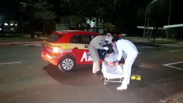 Carros batem na Av. Tancredo Neves e mulher fica ferida