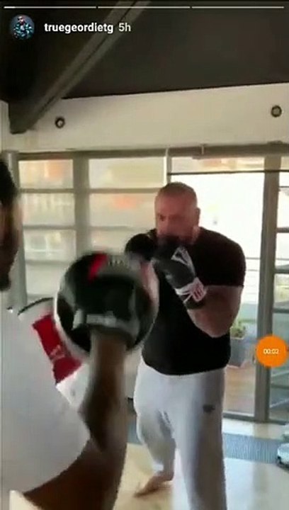 True Geordie picks up boxing gloves and hits pads with Viddal Riley