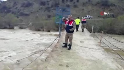 Köprüden Düşen Otomobil ve Sürücüsü Aranıyor