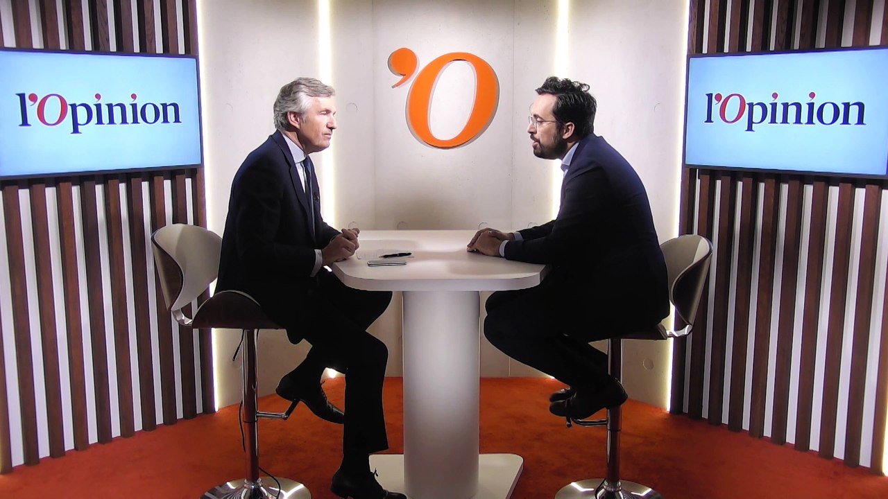 Municipales à Paris: en campagne, Mounir Mahjoubi donne la «priorité au logement social»