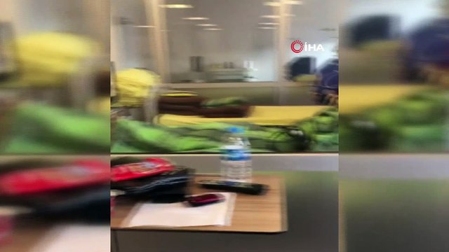 - Sağlık çalışanları çaldı, Diyaliz hastaları eğlendi- Sivas Zara Devlet Hastanesinde Diyaliz ünitesinde tedavi gören hastalara moral vermek amacıyla ünite çalışanları tarafından müzik dinletisi yapıldı.