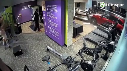 Spor salonuna hızlı giriş yapan kadın dehşeti yaşattı - Video 7