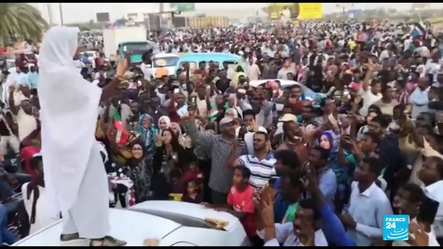 Sudanese army to make announcement today after police orders forces not to intervene