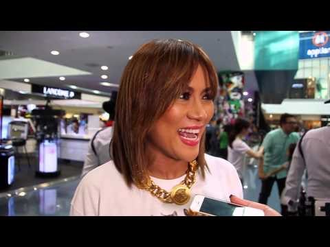 PEPtalk Flash. Teacher Georcelle leads flash mob in The Block