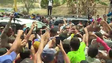 Guaidó insiste a militares que retiren apoyo a Maduro