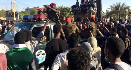 Son Dakika! Sudan Savunma Bakanlığı: El Beşir'i Tutukladık, Askeri Konsey İki Yıl Görev Yapacak
