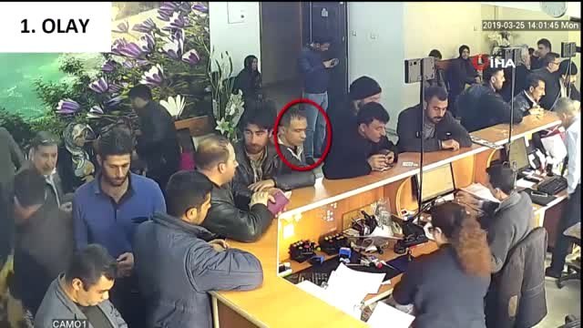 Noter Faresini Güvenlik Kameraları Yakalattı...hırsızlık Anları Kamerada