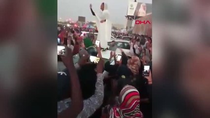 Dha Dış ? Sudan'daki Gösterilere 22 Yaşındaki Kadın Eylemci Alaa Salah Damga Vurdu