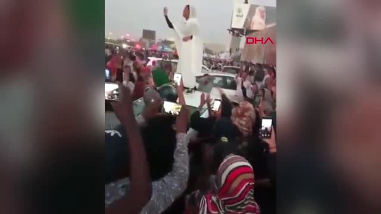 Dha Dış ? Sudan'daki Gösterilere 22 Yaşındaki Kadın Eylemci Alaa Salah Damga Vurdu