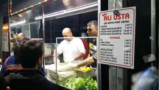 Çiğ Köfteci Ali Ustanın Kendini Muhafazaya Alması