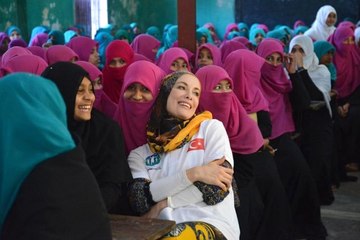 Gamze Özçelik, Sudan'daki Siyasi Krizden Dolayı Yardım Planlarını İptal Etti