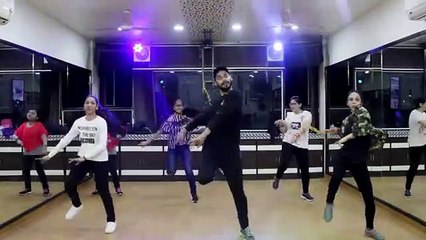 Video herunterladen: Bas Kar | Mankirt Aulakh | Bhangra Dance Performance | Choreography Step2Step Dance Studio | Steps