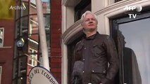 Policía británica detiene a Assange en la embajada de Ecuador en Londres