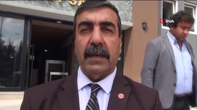 Nusaybin'de 7. kez seçilen muhtar mazbatasını aldı