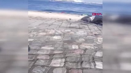 İzmir Denize Atlayan Genç Kız Kurtarıldı