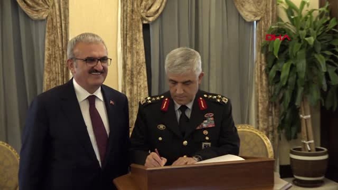 Antalya Jandarma Genel Komutanı Vali Karaloğlu'nu Ziyaret Etti