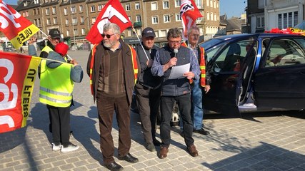 Une centaine de retraités dans la rue