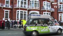 الشرطة البريطانية تعتقل مؤسس موقع ويكيليكس جوليان أسانج في سفارة الإكوادور